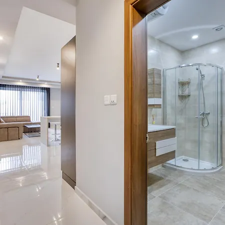 Modern With Private Balcony With Side Seaview By 360 Estates * סיינט פול ביי