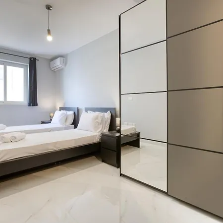 Modern With Private Balcony With Side Seaview By 360 Estates Appartement San Pawl il-Baħar