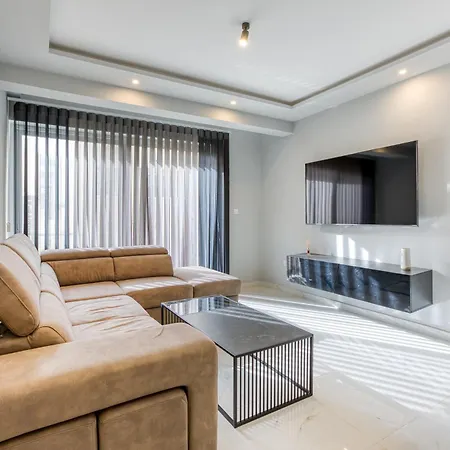 Modern With Private Balcony With Side Seaview By 360 Estates Апартаменты *