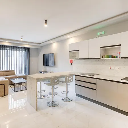 Modern With Private Balcony With Side Seaview By 360 Estates Appartement *