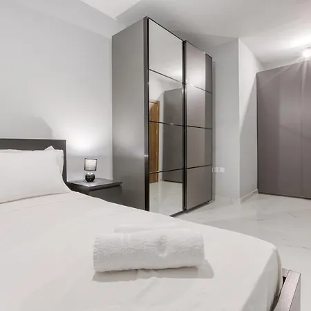 Modern With Private Balcony With Side Seaview By 360 Estates Апартаменты *